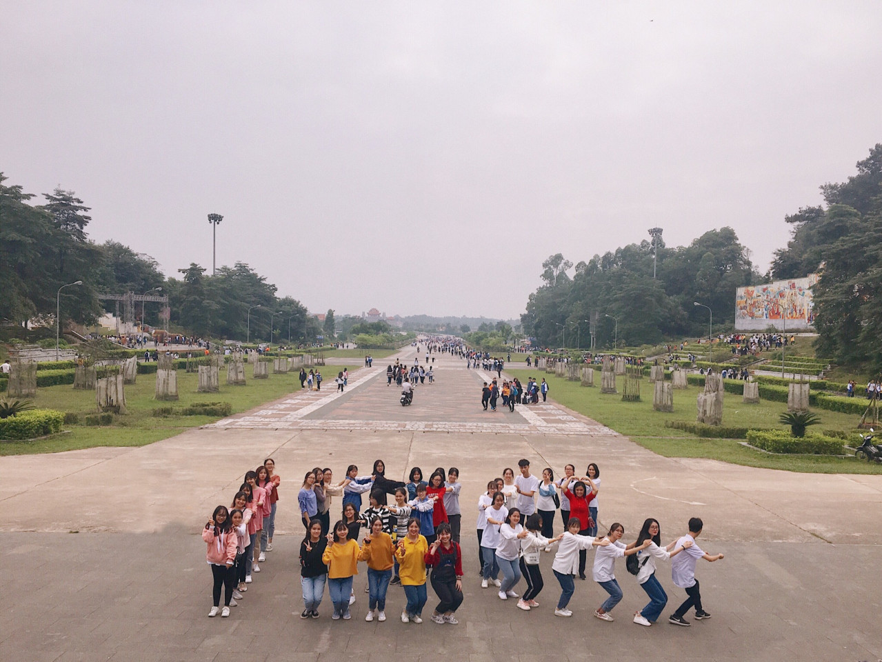 Chia sẻ về mái trường thầy cô bạn bè của bạn Lê Hồng Giang và Hoàng Mai Phương lớp 12C năm học 2018 - 2019