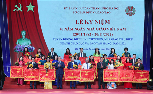 Kỷ niệm 40 năm Ngày Nhà giáo Việt Nam: Nhà giáo Thủ đô- THPT Vân Nội xứng đáng với sự tin yêu của Đảng, Nhà nước, Nhân dân